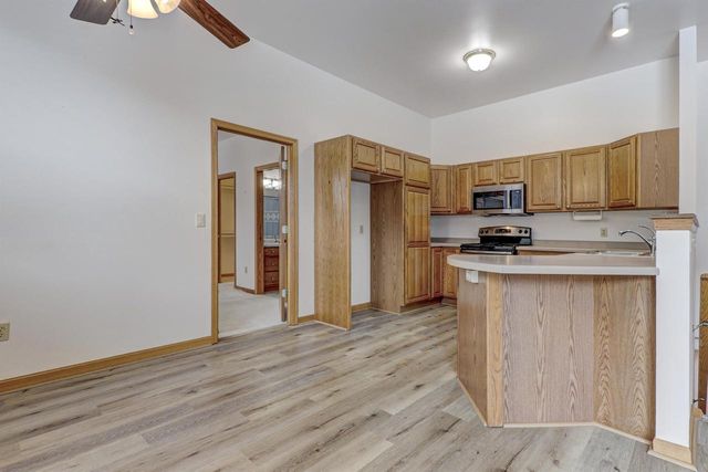 1511 DICKENSON COURT, Neenah, WI 54956