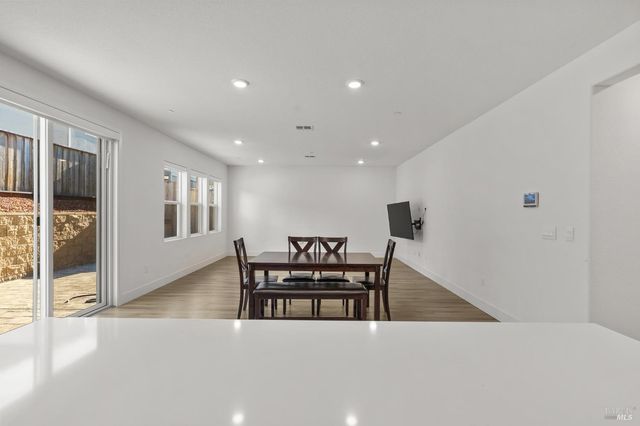 12 Porter St, American Canyon, CA 94503