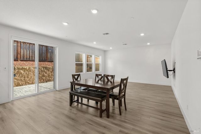 12 Porter St, American Canyon, CA 94503