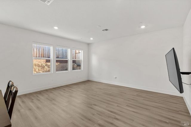 12 Porter St, American Canyon, CA 94503