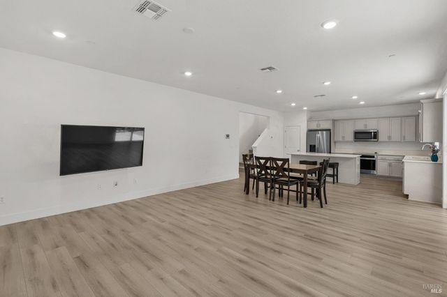 12 Porter St, American Canyon, CA 94503