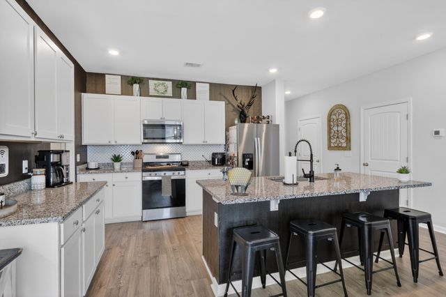 5390 Owens Ln, White House, TN 37188