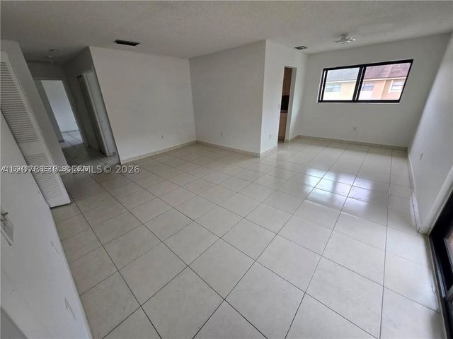 15439 SW 80th St 201, Miami, FL 33193
