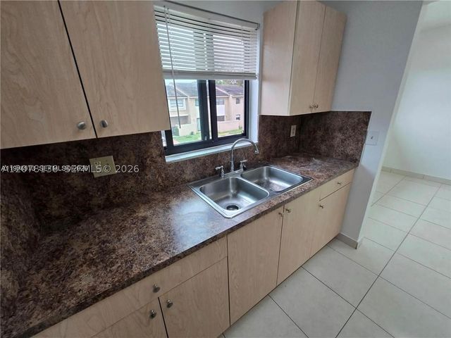 15439 SW 80th St 201, Miami, FL 33193