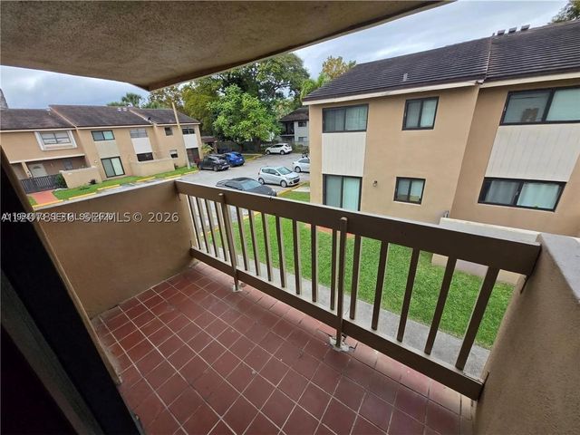 15439 SW 80th St 201, Miami, FL 33193