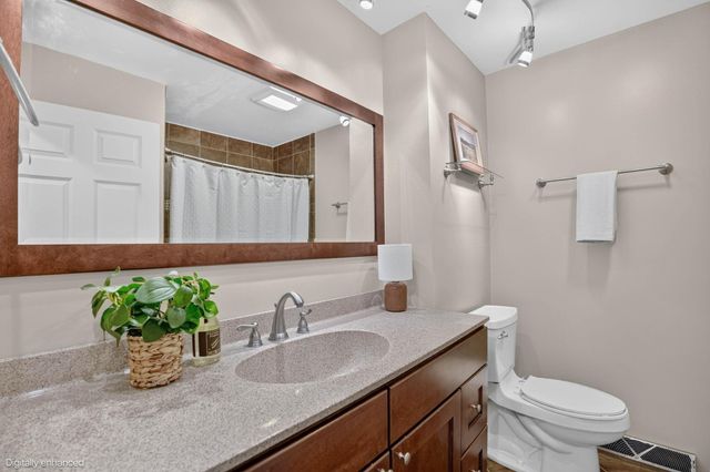1504 Lyon Avenue, Waterloo, IA 50702