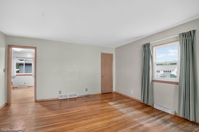 1504 Lyon Avenue, Waterloo, IA 50702