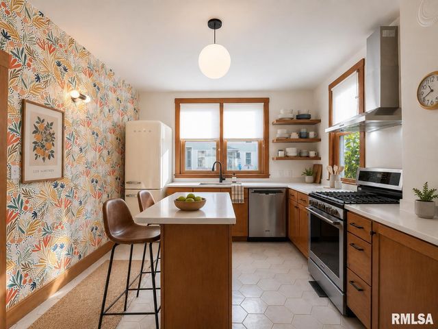 1409 W MOSS Avenue, Peoria, IL 61606