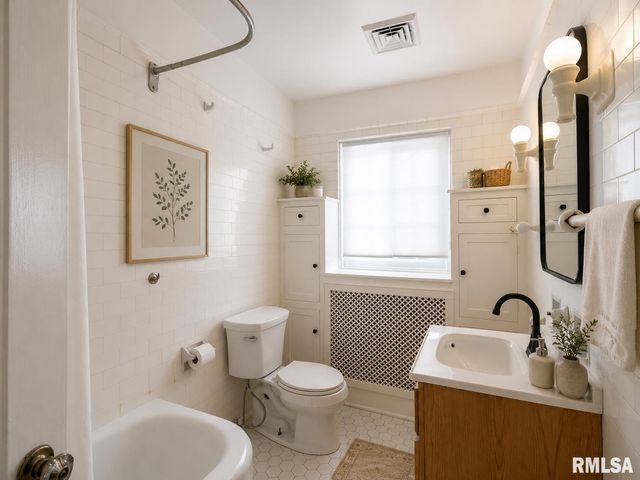 1409 W MOSS Avenue, Peoria, IL 61606