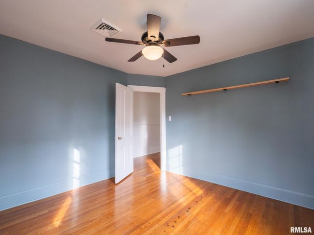 1409 W MOSS Avenue, Peoria, IL 61606