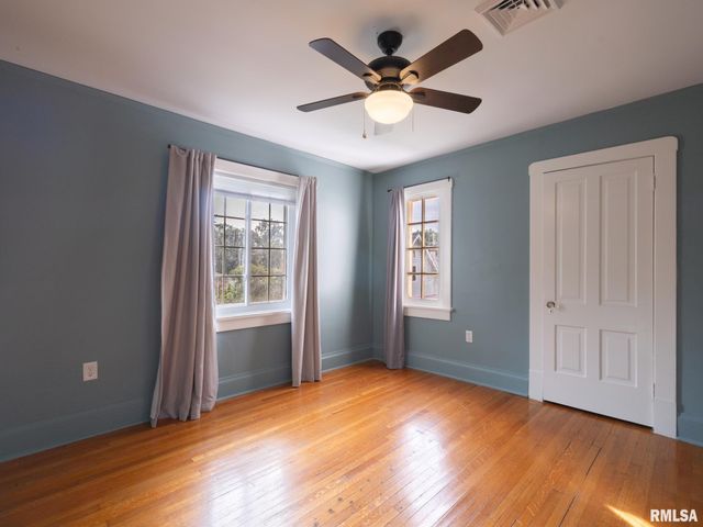 1409 W MOSS Avenue, Peoria, IL 61606