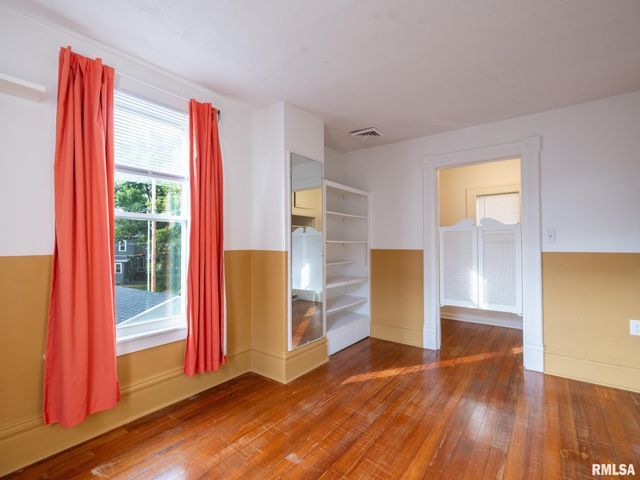 1409 W MOSS Avenue, Peoria, IL 61606