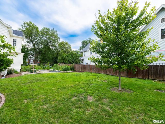 1409 W MOSS Avenue, Peoria, IL 61606