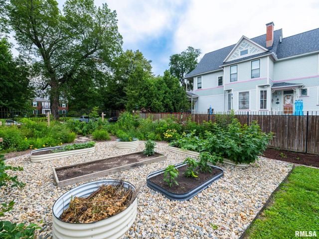 1409 W MOSS Avenue, Peoria, IL 61606