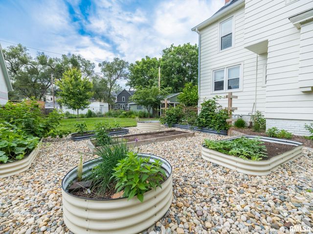 1409 W MOSS Avenue, Peoria, IL 61606