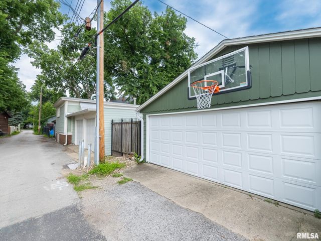 1409 W MOSS Avenue, Peoria, IL 61606