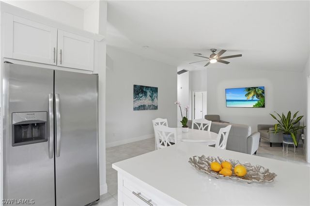 750 Cherry Blossom CT, Naples, FL 34120