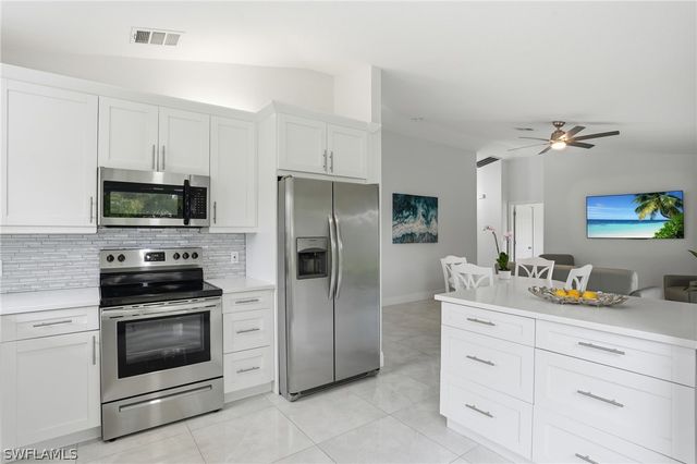 750 Cherry Blossom CT, Naples, FL 34120