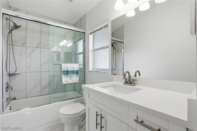 750 Cherry Blossom CT, Naples, FL 34120