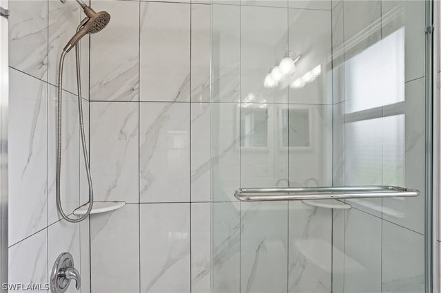 750 Cherry Blossom CT, Naples, FL 34120