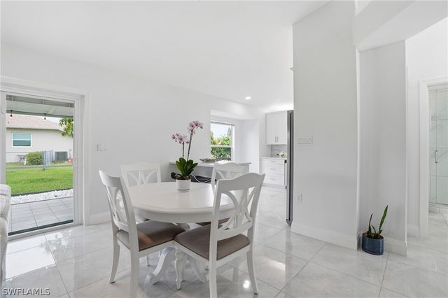 750 Cherry Blossom CT, Naples, FL 34120