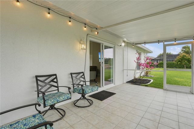 750 Cherry Blossom CT, Naples, FL 34120