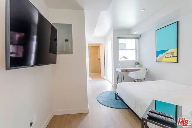 1446 Yale Street B, Santa Monica, CA 90404