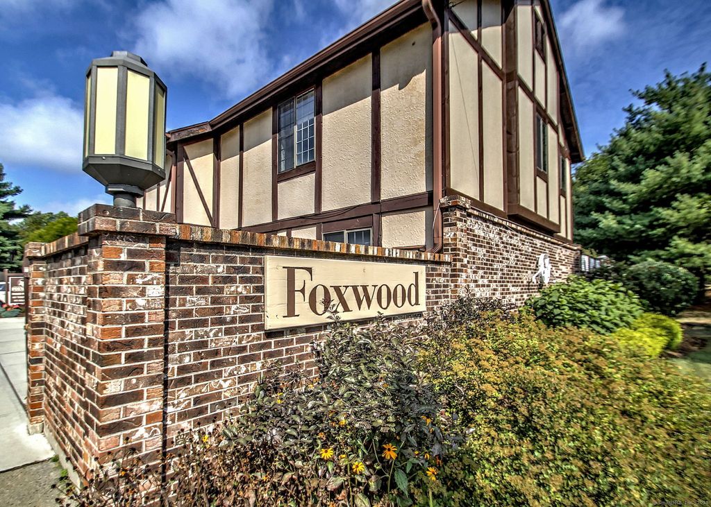 138 Foxwood Close 138, Milford, CT 06461