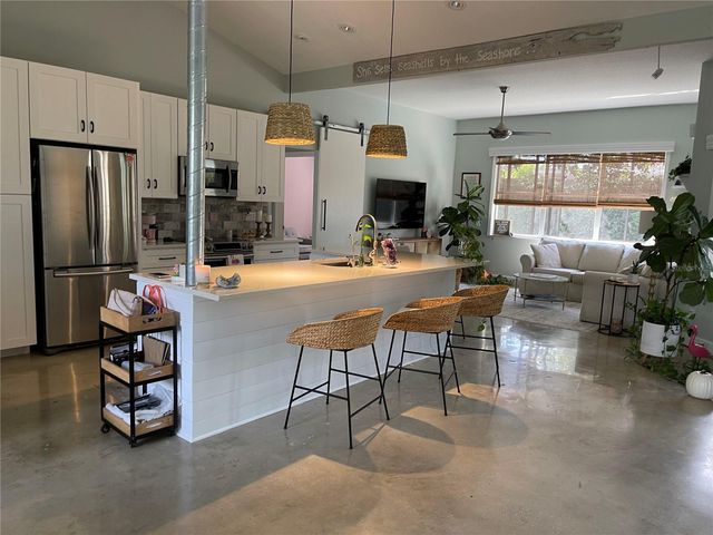 3724 71ST TERRACE E, Sarasota, FL 34243