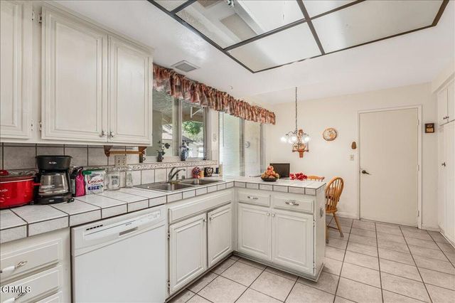 41028 Village 41, Camarillo, CA 93012