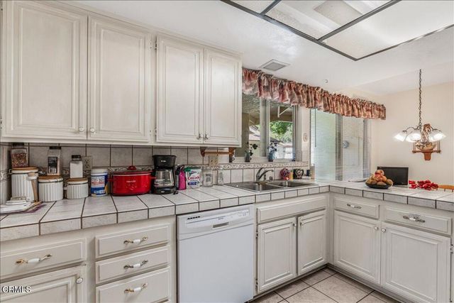 41028 Village 41, Camarillo, CA 93012