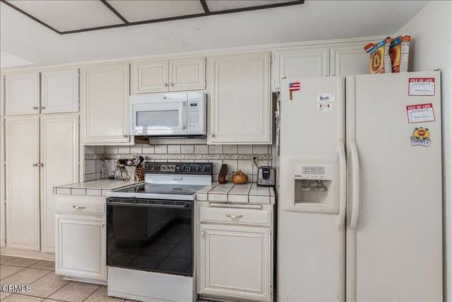 41028 Village 41, Camarillo, CA 93012