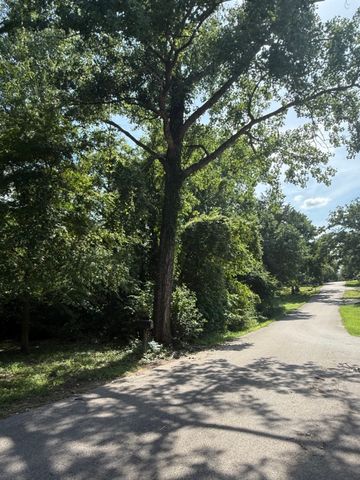 131 Ridgewood Drive, Tool, TX 75143
