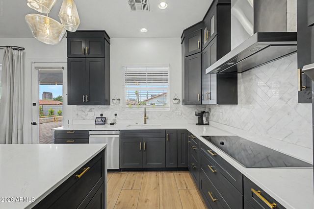 3922 N 13TH Place, Phoenix, AZ 85014