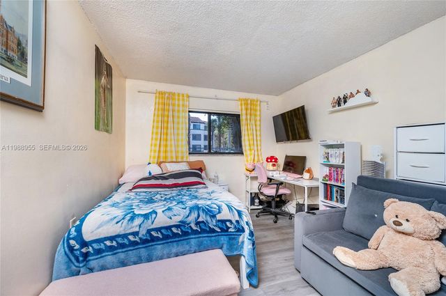 7095 NW 179th St 110, Hialeah, FL 33015