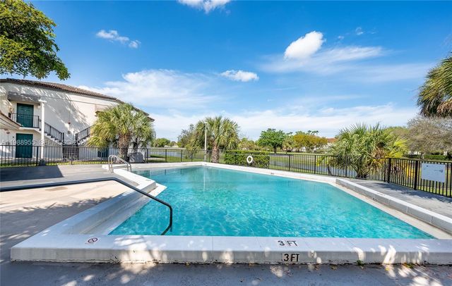 7095 NW 179th St 110, Hialeah, FL 33015