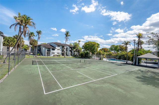 7095 NW 179th St 110, Hialeah, FL 33015