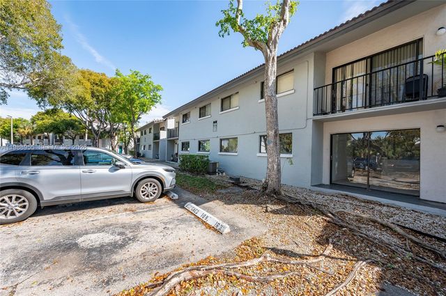 7095 NW 179th St 110, Hialeah, FL 33015