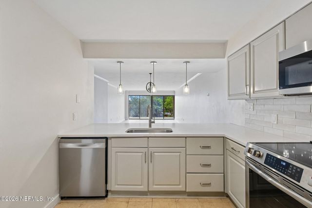 6000 SAN JOSE Boulevard 4-C, Jacksonville, FL 32217
