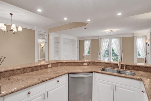 1900 Oceanwalk Ln Apt 115, Pompano Beach, FL 33062