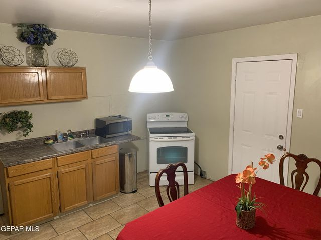 5909 TROWBRIDGE Drive, El Paso, TX 79905