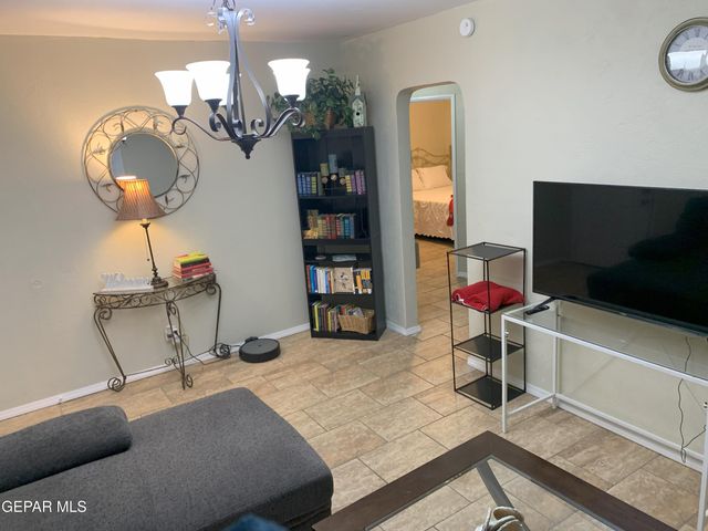 5909 TROWBRIDGE Drive, El Paso, TX 79905