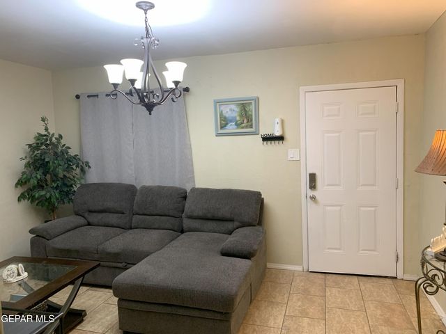 5909 TROWBRIDGE Drive, El Paso, TX 79905