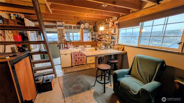 8 Deer Creek Drive, Waterville, WA 98858