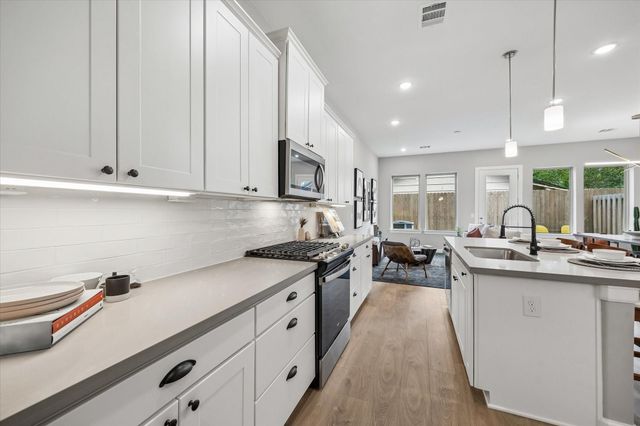 5211 Amber Sunrise Drive, Houston, TX 77018