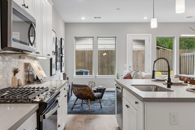 5211 Amber Sunrise Drive, Houston, TX 77018
