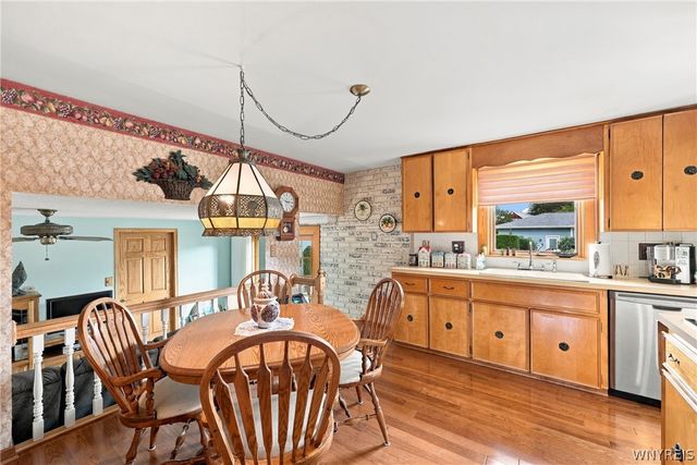 59 Fairoaks Lane, Cheektowaga, NY 14227