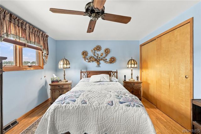 59 Fairoaks Lane, Cheektowaga, NY 14227