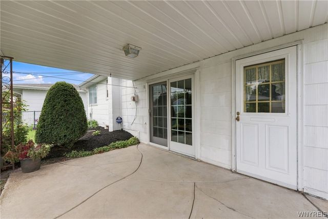 59 Fairoaks Lane, Cheektowaga, NY 14227