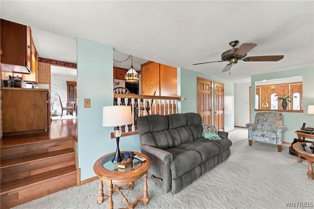 59 Fairoaks Lane, Cheektowaga, NY 14227